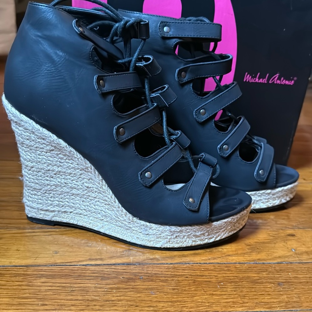 Michael Antonio Gizi Wedge Pump - Picture 3 of 9